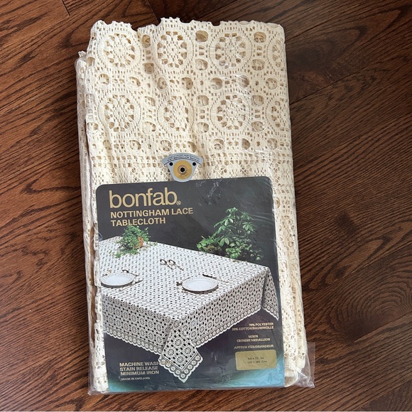 BONFAB Nottingham Lace Tablecloth M3978 Chinese Medallion 54" x 72" Beige/Cream - Picture 9 of 9